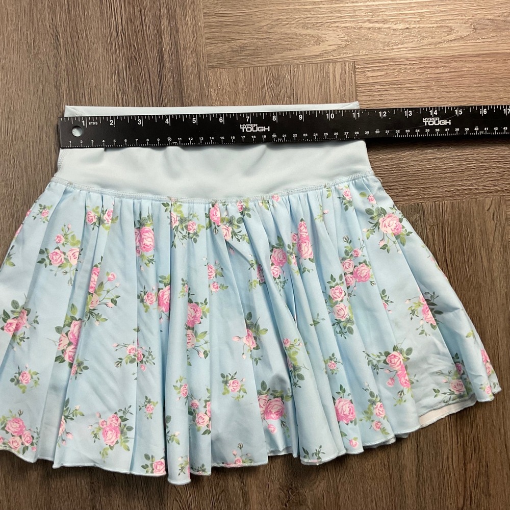 Altar'd State Going Pro Floral Rose Pleated Tennis Skort Womens Small Blue Pink - Picture 6 of 7